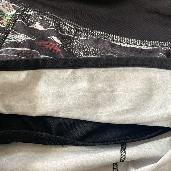 Lululemon speed shorts 2 - Picture 5 of 6